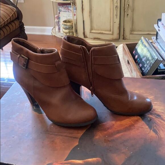 Coach and Four women’s size 8 brown leather ankle boots - Picture 5 of 8